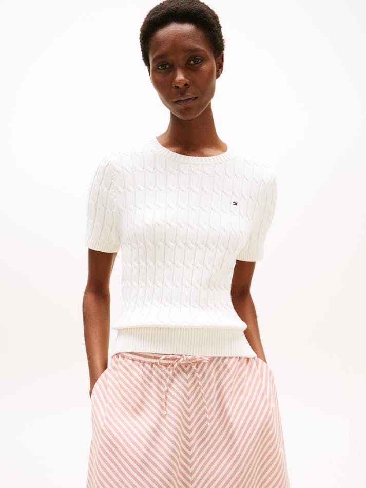 40D5A6FC-5898-33E7-BC26-B93CE3492F24