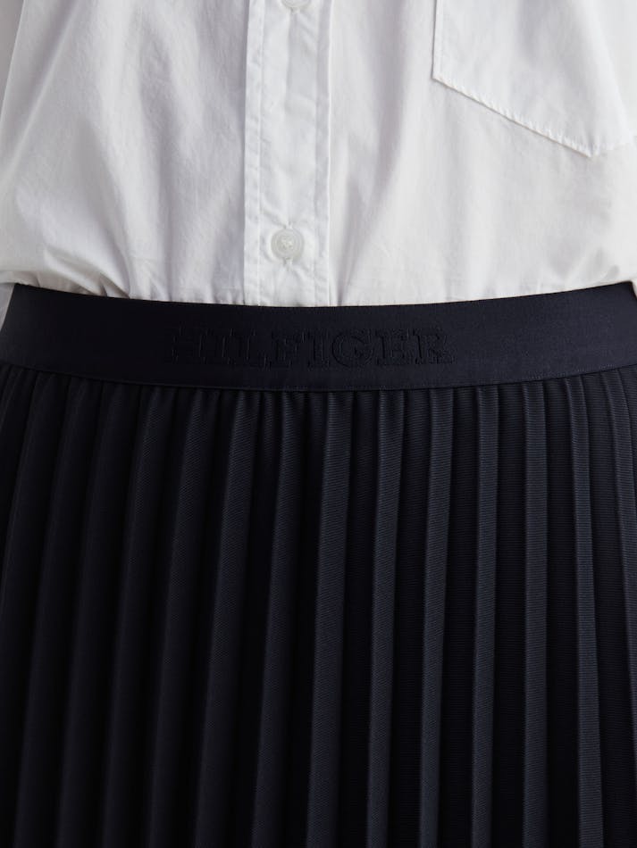 43EDE977-97EF-7671-3785-E42D0F8E57ED