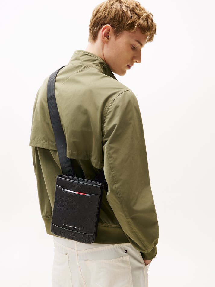 48766EFE-166C-9008-1E77-E4FC897F76E9