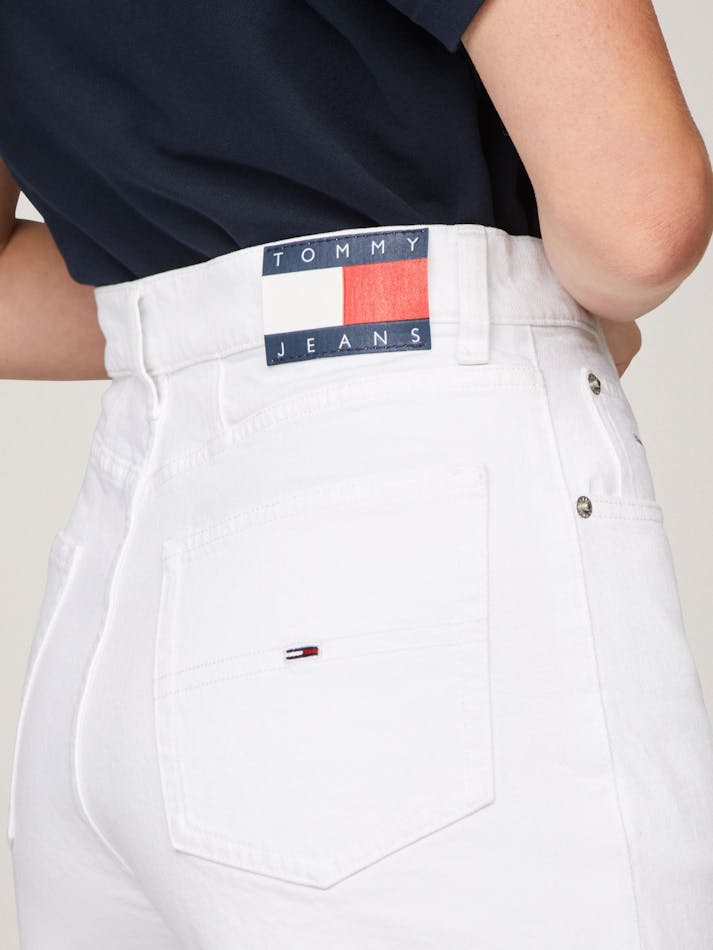 55405288-13D1-3BB2-3482-360879D1ADF0