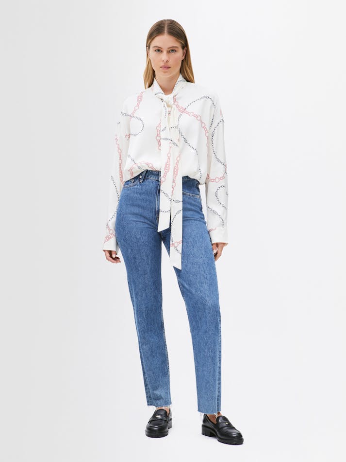 562FF0FB-6969-B726-EEB1-8BA514ECCAD9