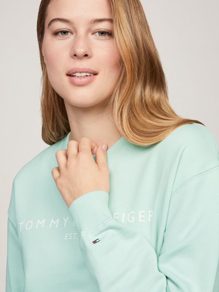 598DF1A7-EC06-3F87-2768-56B3E633F2EE