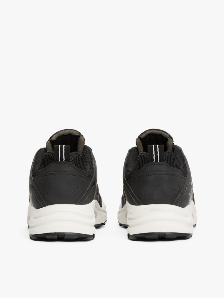 5A4420F7-F2BC-81F9-C9A8-D8311881D4F4