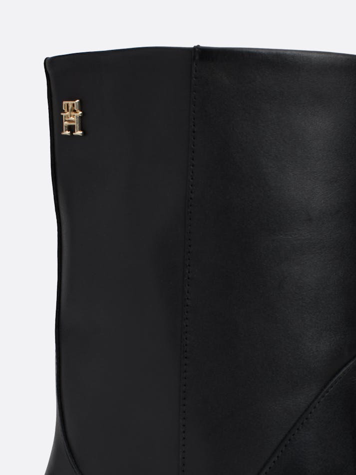 5B539A3F-8C62-E7E7-8A55-04C7E6CB1933