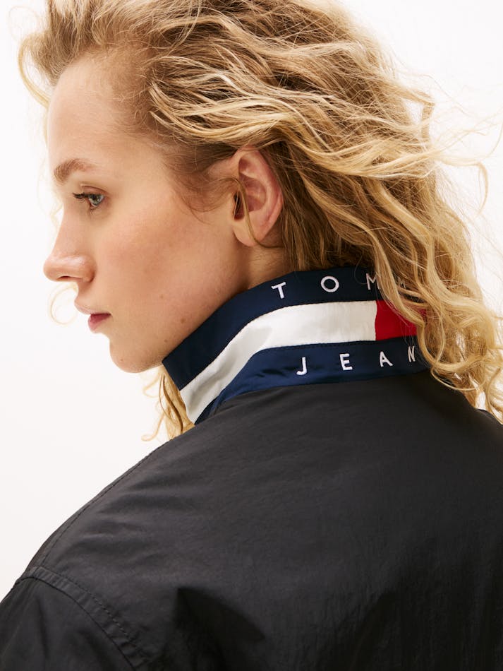 6BBA6E85-E6AF-865A-DBE8-6E5EFAD78844