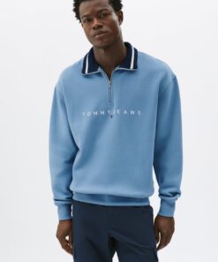 LINEAR QUARTER ZIP SWEATSHIRT
