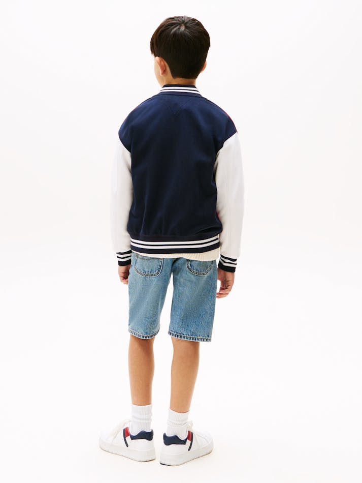 7AFFA2EE-3FC6-2938-A6CE-171214AD54AA