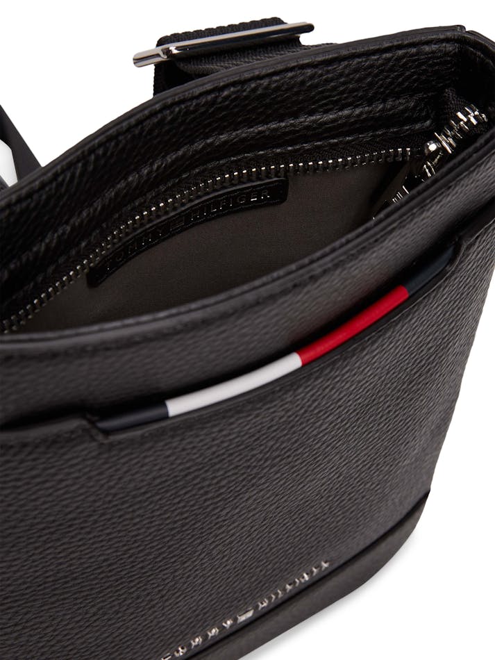 8BB9918E-A292-817C-1505-47EB9D8A4AC6