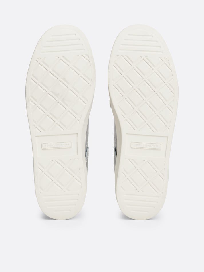 91F93ED8-5B65-ECC4-2F18-F1042347445E