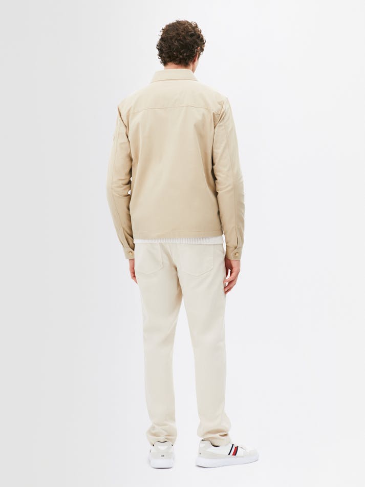 92A30131-80C2-FB9E-846C-64B7D9F69DCB