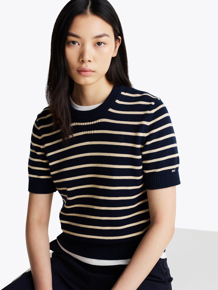 982BE830-CA15-9346-5A86-2D2C77EC557D