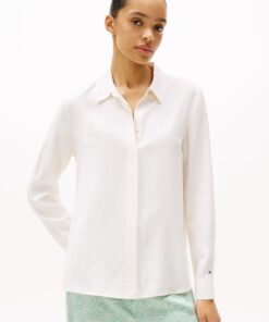 CONCEALED PLACKET RELAXED SHIRT