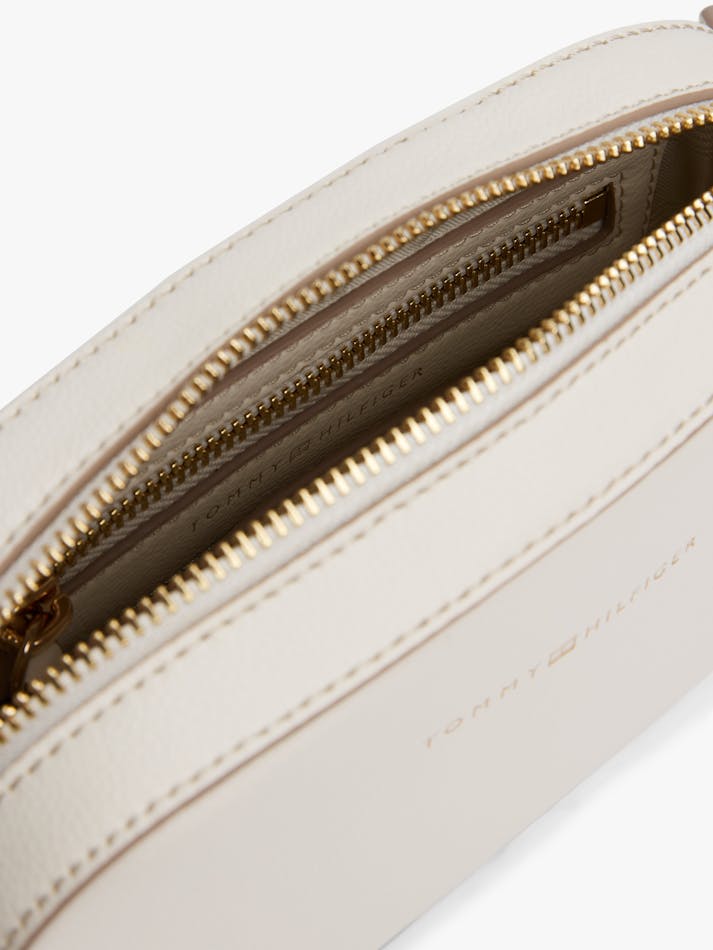 AF254306-B552-14C6-7153-124E78DB96B9