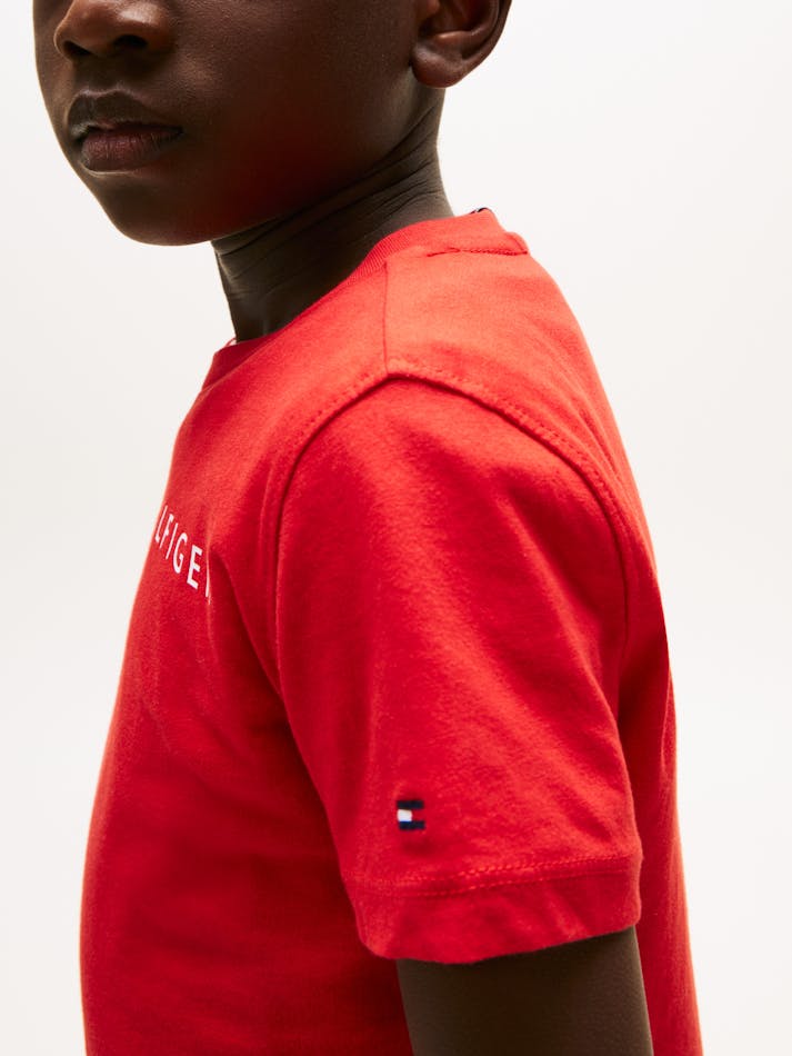 AF3D37EB-8494-3817-EC28-CD30ECF3FC28