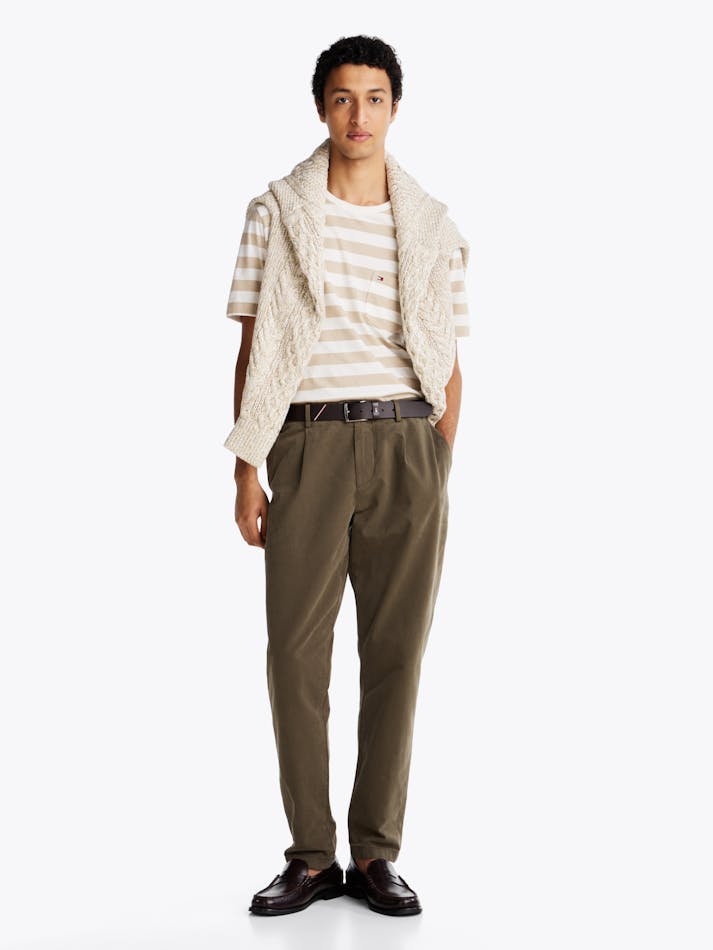 B54A8040-9840-7A2A-9157-27374EAD476A