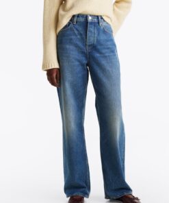 MID RISE STRAIGHT LEG JEANS