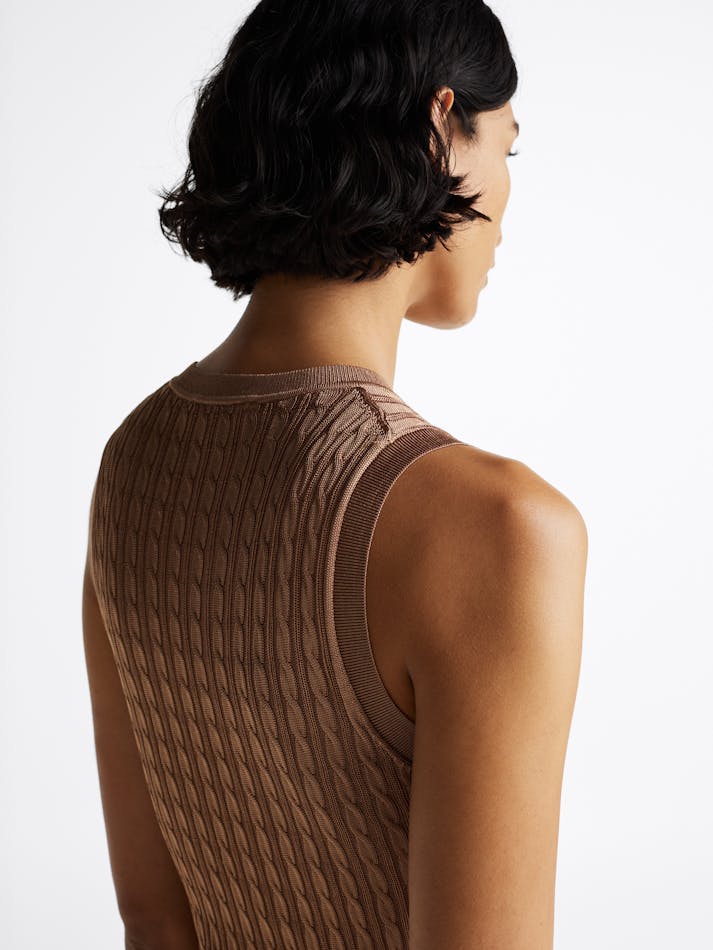 CA3A5832-A946-5246-1312-05612DC3B510