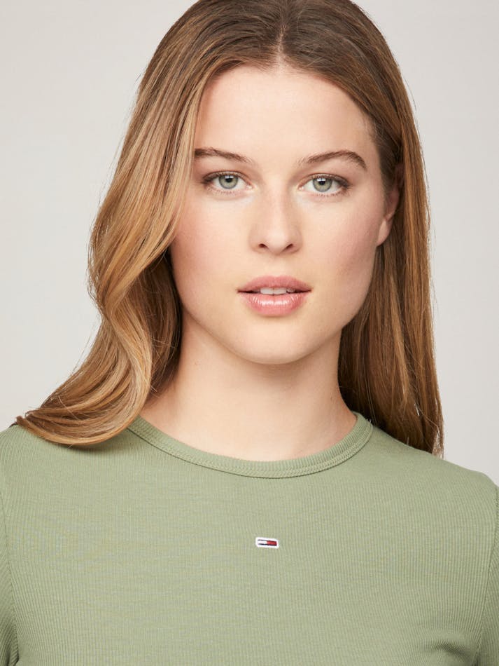 CB5F33C2-52FA-BFA5-4111-ECCD31D3380D