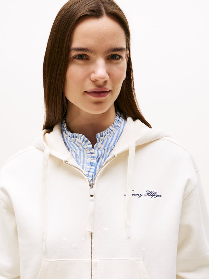 CB65BC11-EB02-8132-CC0C-93B95ACB94AD