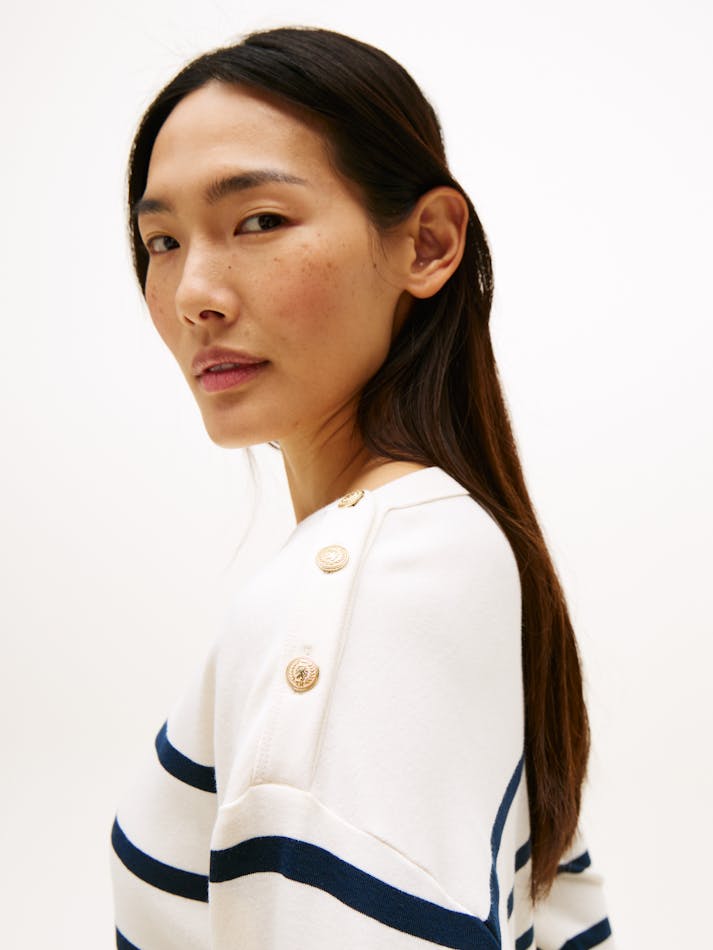 D381B3FF-7B9E-328E-9430-81EA7D5C71CB