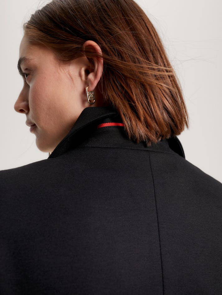 D94FEDFD-C690-B00B-231C-8A9187319823