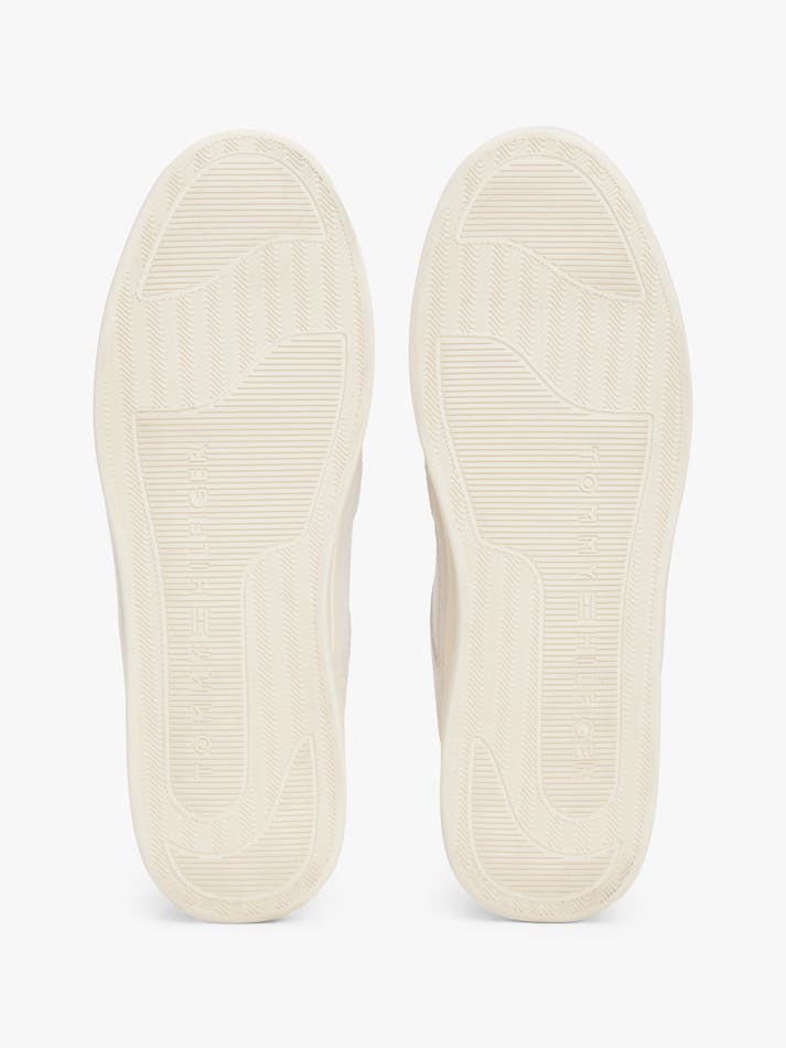 DFFC5606-C170-3072-0F1A-806CCAF9D558