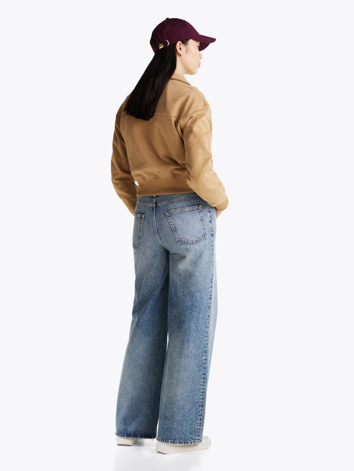 E13B04DE-E990-74A5-75F3-D69878B98E34