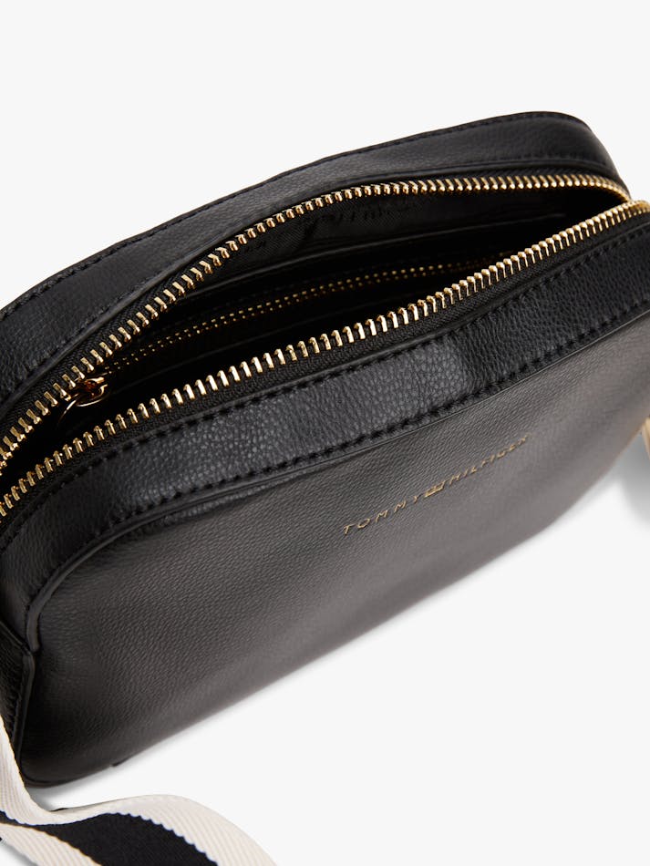 E8A86088-0A43-8B6F-5C7D-E79F2BB6A877