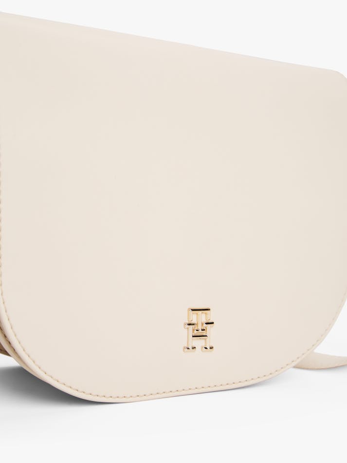 E9FD53EF-16F6-87D4-20B0-3AB50C8069FB