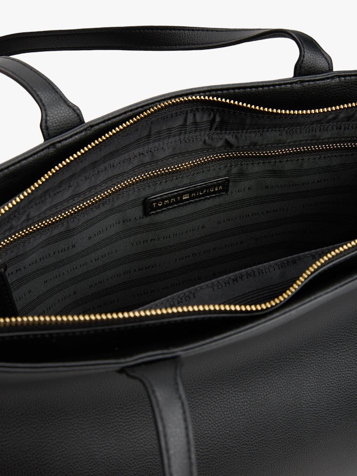 ED1900EF-8B92-6BED-B6C9-1A5D8BFA31D9