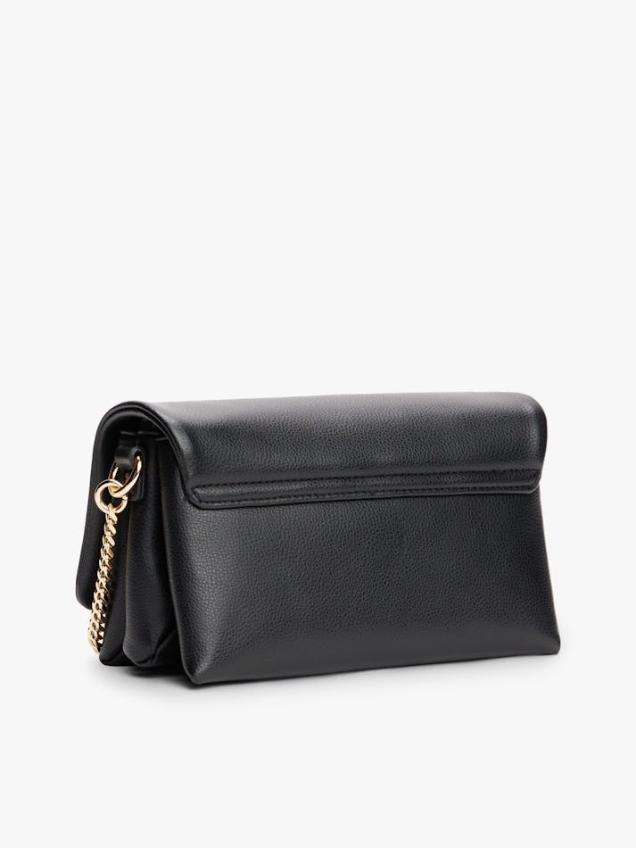 EDC20E57-EEA0-387A-B5EF-B39182B970E9