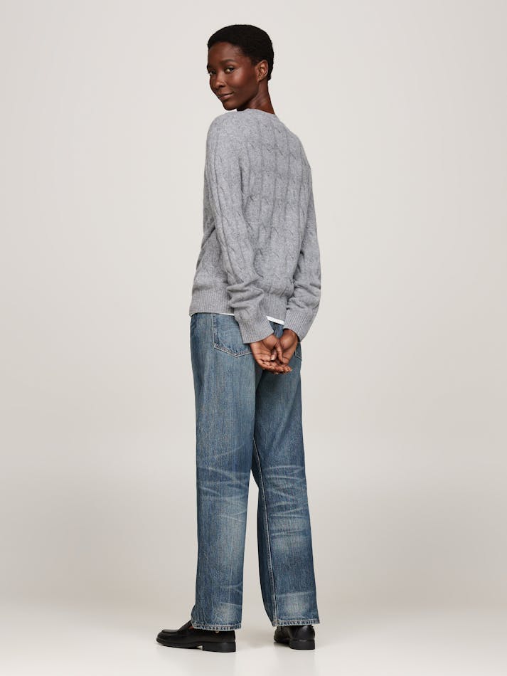 F4028E44-3F98-7985-EA2D-1CA5B974D296