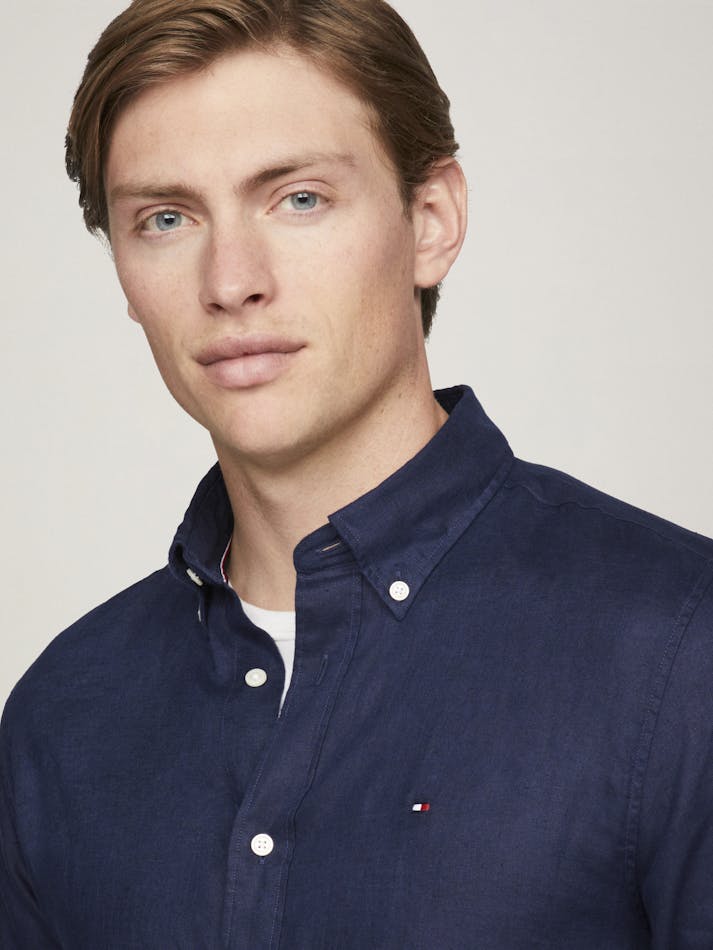 FBD37B95-052A-3555-8BD4-3B2072FD426A