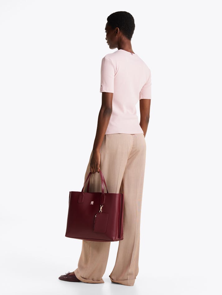 FC7D83DD-A335-D38A-2F62-44D929DE4B81