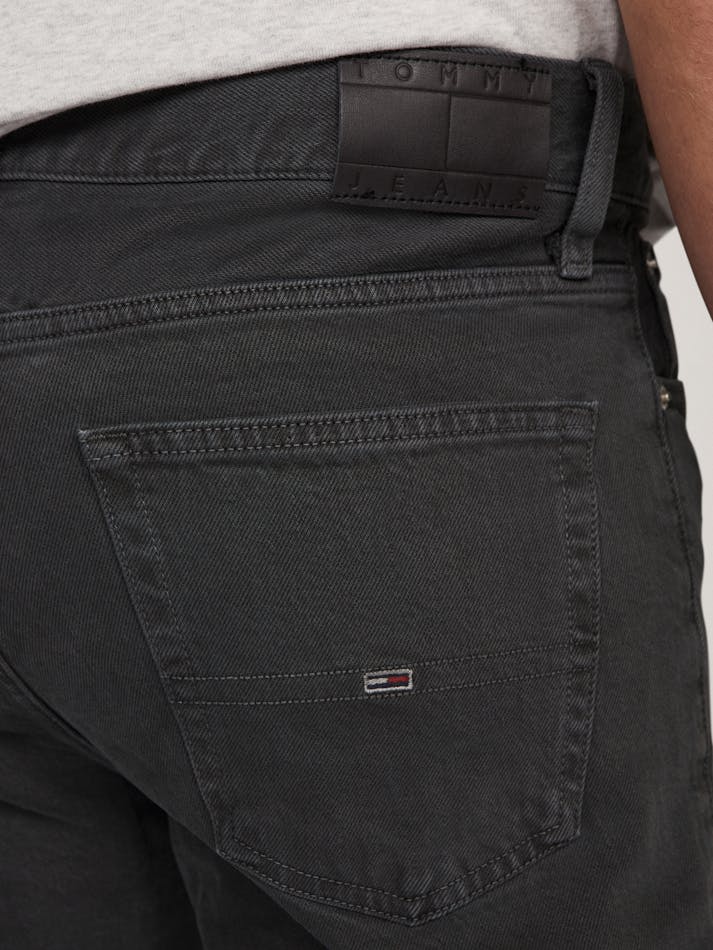 FD6A3B66-547B-F54C-6AE3-FB9A546CFB52