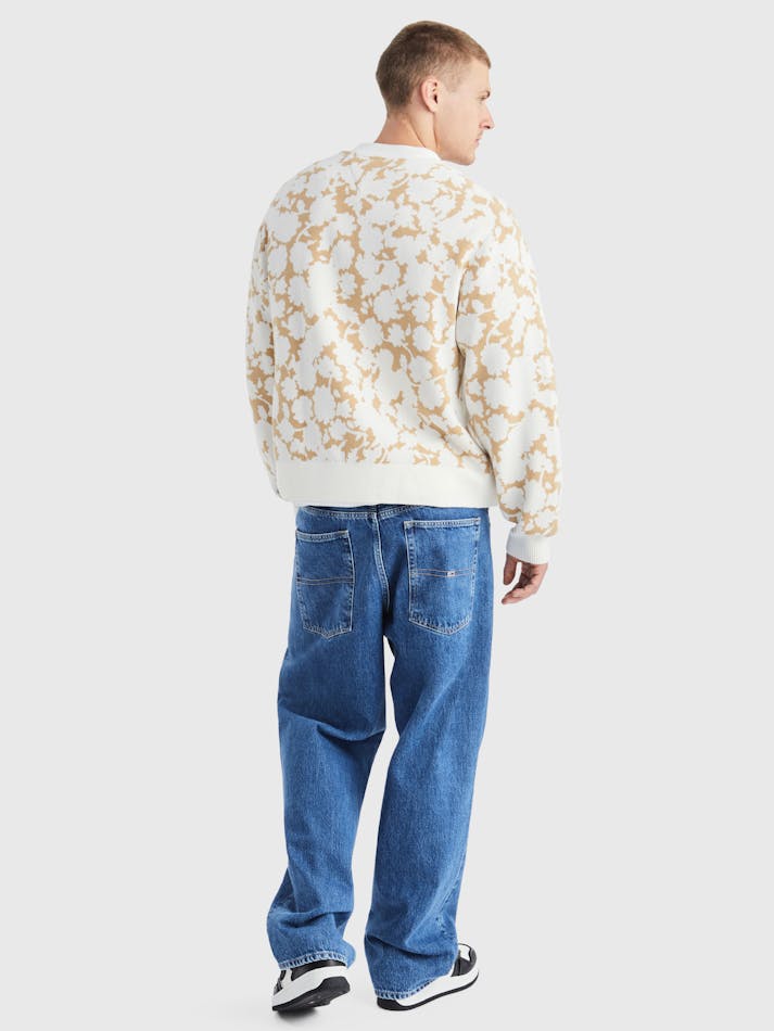 FE354C46-8044-D15A-E43A-7E2751A5FFA7